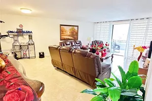 13953 Kendale Lakes Cir, Miami, FL 33183 - Photo 9