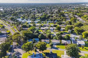 7302 NW 65th St, Tamarac, FL 33321 - Photo 13