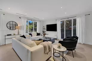 2851 SW 33rd Ct, Miami, FL 33133 - Photo 11