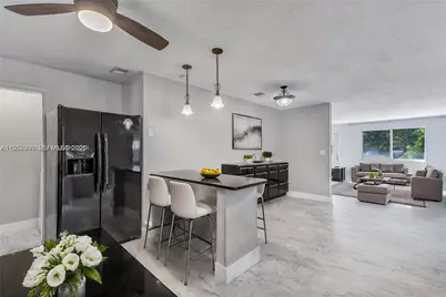 735 NE 38th St, Oakland Park, FL 33334 - Photo 5