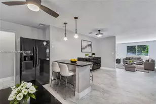 735 NE 38th St, Oakland Park, FL 33334 - Photo 5