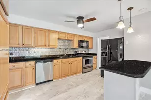 735 NE 38th St, Oakland Park, FL 33334 - Photo 3