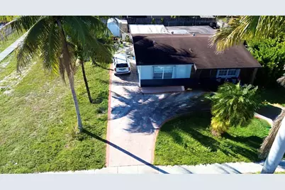 2671 NW 87th Ln, Sunrise, FL 33322 - Photo 3