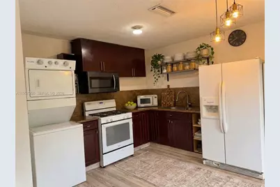 2671 NW 87th Ln, Sunrise, FL 33322 - Photo 3