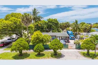 901 NW 34th Ter, Lauderhill, FL 33311 - Photo 11