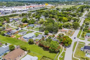 901 NW 34th Terrace, Lauderhill, FL 33311 - Photo 15