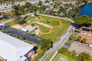 901 SW 11th Ave, Hallandale Beach, FL 33009 - Photo 23