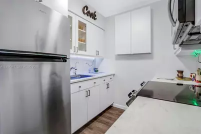 901 SW 11th Ave #17H, Hallandale Beach, FL 33009 - Photo 11