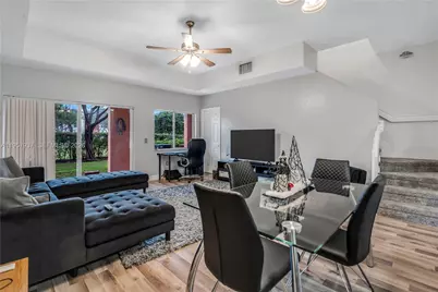 7401 Palomino Dr #114-1, Davie, FL 33024 - Photo 9