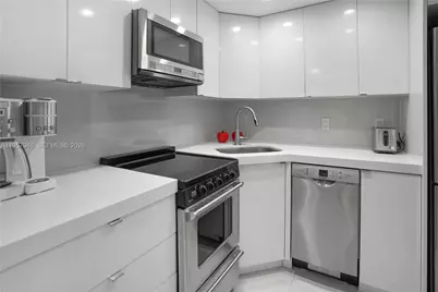 800 West Ave #809, Miami Beach, FL 33139 - Photo 5