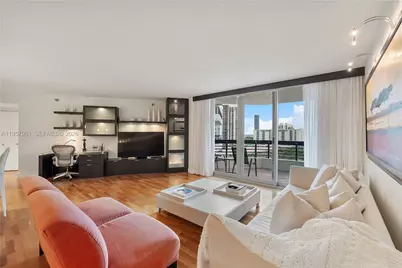 3500 Mystic Pointe Dr #1407, Aventura, FL 33180 - Photo 5