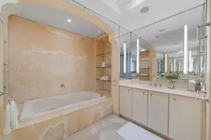 100 S Pointe Dr, Miami Beach, FL 33139 - Photo 13