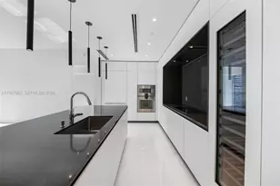 300 Biscayne Blvd Way, Miami, FL 33131 - Photo 11