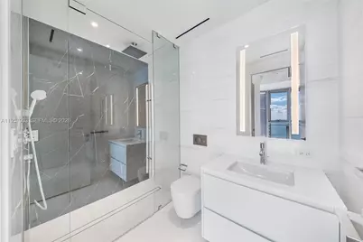 300 Biscayne Boulevard Way #3506W, Miami, FL 33131 - Photo 31