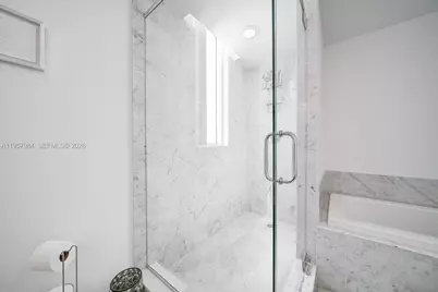 244 Biscayne Blvd #2309, Miami, FL 33132 - Photo 19