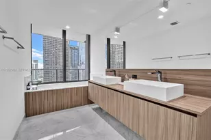 1000 Brickell Plaza, Miami, FL 33131 - Photo 25