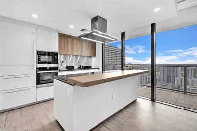 1000 Brickell Plz #3112, Miami, FL 33131 - Photo 17