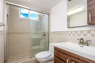 921 Jefferson Ave, Miami Beach, FL 33139 - Photo 9