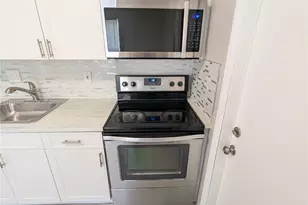 2300 Douglas St, Hollywood, FL 33020 - Photo 5