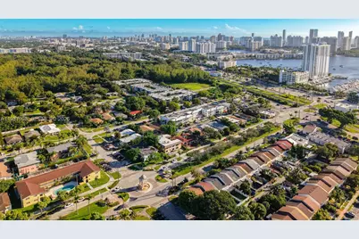 2335 NE 172nd St #8, North Miami Beach, FL 33160 - Photo 5