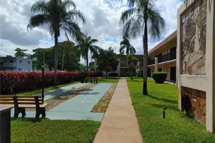 421 NE 1st St, Hallandale Beach, FL 33009 - Photo 11