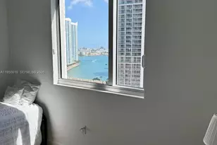 55 SE 6th St, Miami, FL 33131 - Photo 11