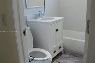 1729 N 16th Ct, Hollywood, FL 33020 - Photo 9