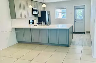 1729 N 16th Ct, Hollywood, FL 33020 - Photo 5