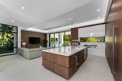 9525 SW 95th Ct, Miami, FL 33176 - Photo 9