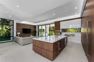 9525 SW 95th Ct, Miami, FL 33176 - Photo 9