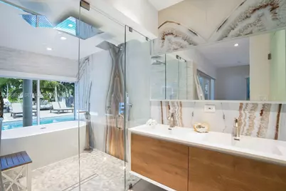 7910 Hawthorne Ave, Miami Beach, FL 33141 - Photo 21
