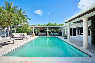 7910 Hawthorne Ave, Miami Beach, FL 33141 - Photo 23