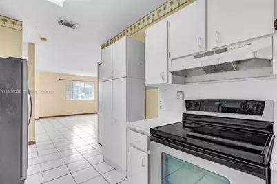 10285 NW 80th Ct #207, Hialeah Gardens, FL 33016 - Photo 9