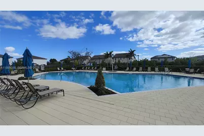 689 SE 13th St Cir, Homestead, FL 33034 - Photo 45