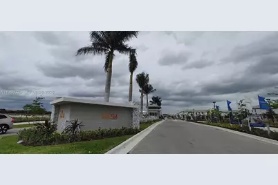 689 SE 13th St Cir, Homestead, FL 33034 - Photo 47