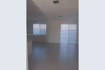 689 SE 13th St Cir, Homestead, FL 33034 - Photo 9