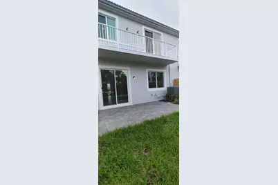 689 SE 13th St Cir, Homestead, FL 33034 - Photo 3