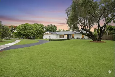 8705 SW 176th St, Palmetto Bay, FL 33157 - Photo 3