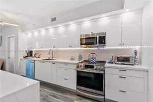 17555 Atlantic Blvd, Sunny Isles Beach, FL 33160 - Photo 3