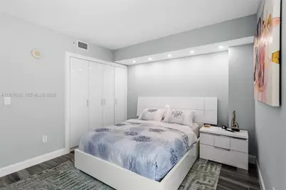 17555 Atlantic Blvd #UPH3, Sunny Isles Beach, FL 33160 - Photo 45