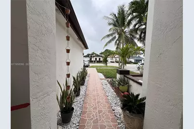 13249 NW 9th Ln, Miami, FL 33182 - Photo 9