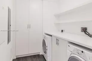 1100 Biscayne Blvd, Miami, FL 33132 - Photo 9