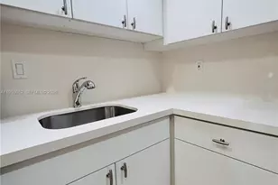 8603 SW 68th Ct, Miami, FL 33143 - Photo 9