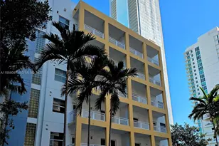 471 NE 25th St, Miami, FL 33137 - Photo 1