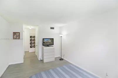 6600 Cypress Rd #105, Plantation, FL 33317 - Photo 15