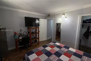 1075 W 68th St, Hialeah, FL 33014 - Photo 15