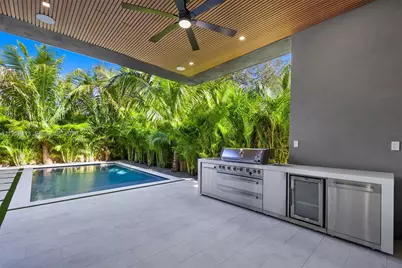 441 NW 44th St, Miami, FL 33127 - Photo 49