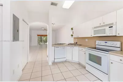 5610 NW 114th Pl #218, Doral, FL 33178 - Photo 9