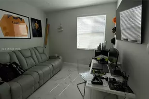 212 SW 179th Ave, Pembroke Pines, FL 33029 - Photo 5