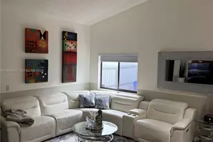 11021 SW 13th St, Pembroke Pines, FL 33025 - Photo 1